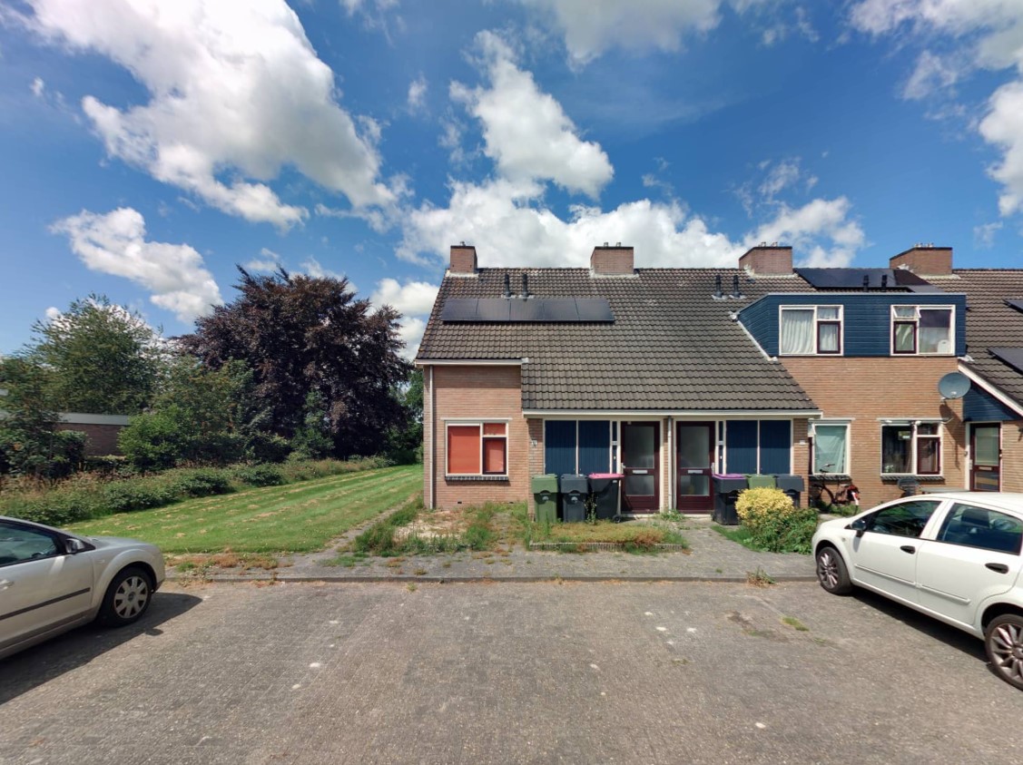 De Nachtegaal 64, 9231 JN Surhuisterveen, Nederland