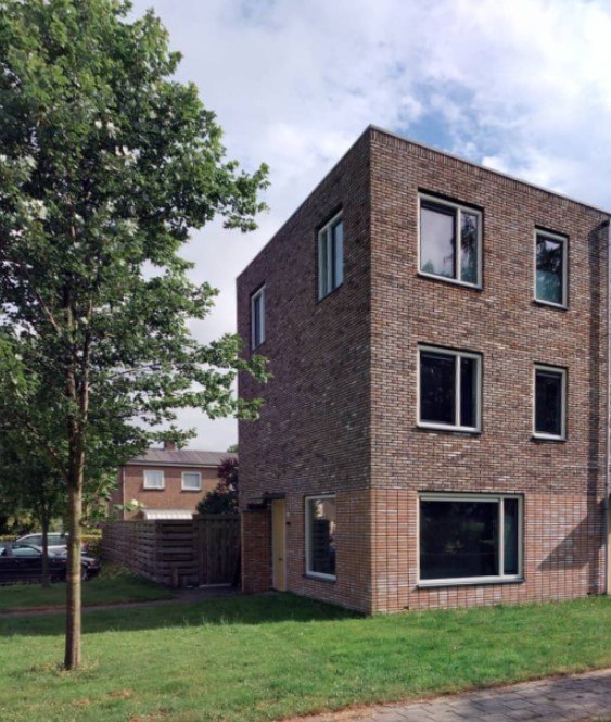 Prins Bernhardstraat 8